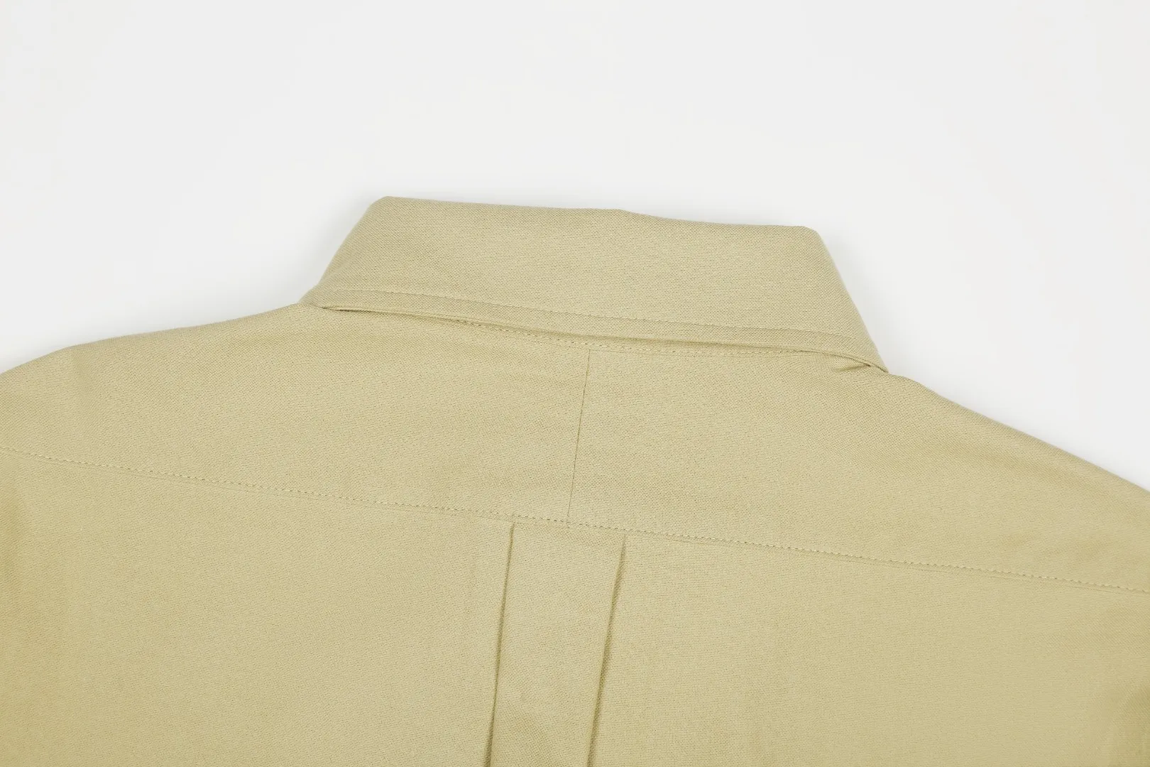 P230 White background picture [Evergreen for all seasons] Style number: 25011# Color: Navy red label/original blue/original white/matte pink/khaki/charcoal gray/black/dark blue white label Size: S to Face 100 cotton oxford spun, pre-laundering treatment, tight and soft texture ✅ - Custom dyed original pearlescent white buttons with different sizes ✅ - Special shaped chiffon foil included in the collar door tube, not easy to deform and pull ✅ - RL classic version of oxford spun shirt, thick and crisp feeling brought by oxford cloth, can be worn alone as an outer layer, can be matched with all seasons, practical wear, a must-have item in the wardrobe, start with eyes closed